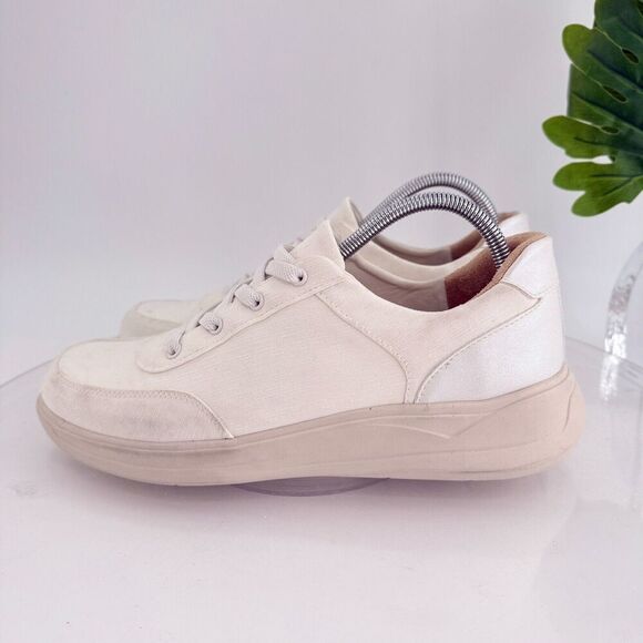 Bzees Womens Time Square Slip On Sneakers Size 11 White Canvas Comfy Shoes - Picture 6 of 15